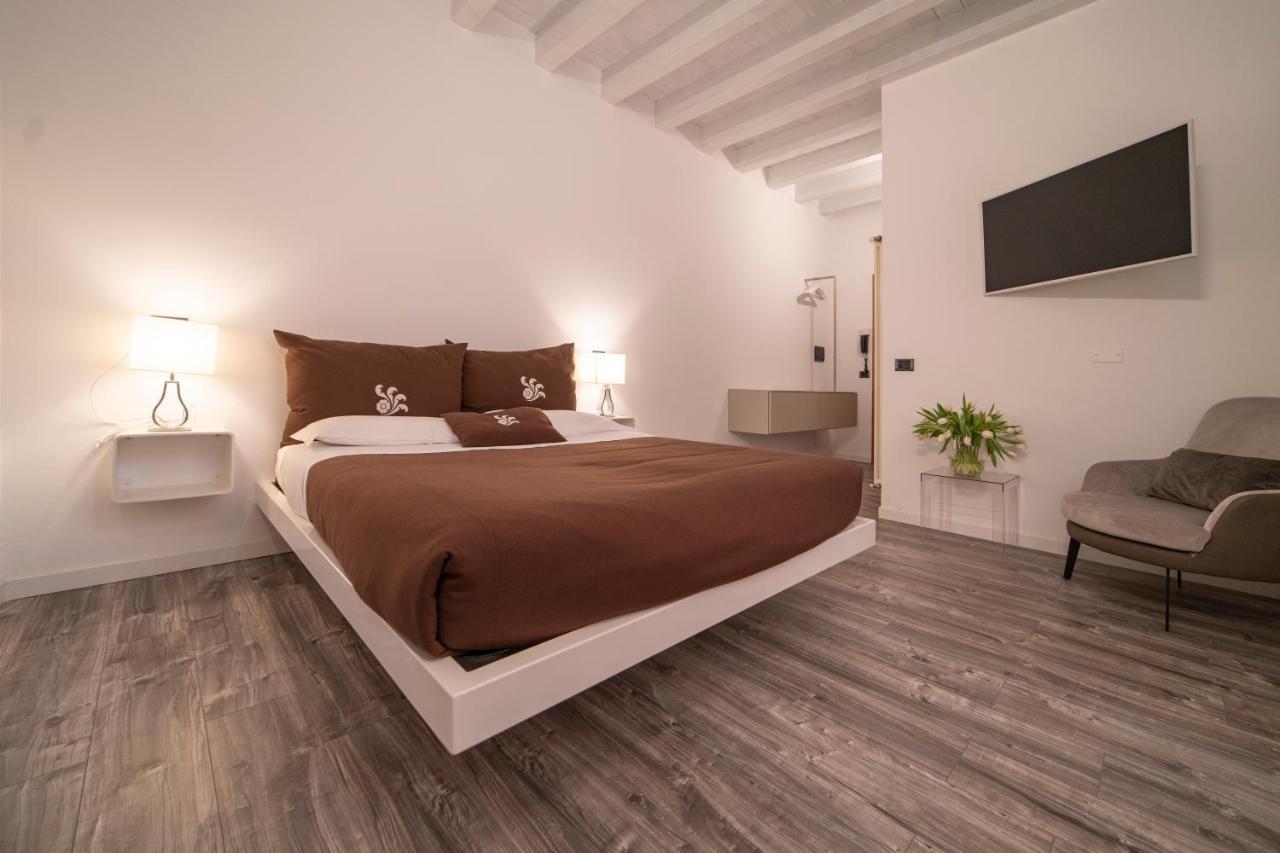 Albergo Diffuso Vulcano Village Castro (Lombardy) Exterior foto